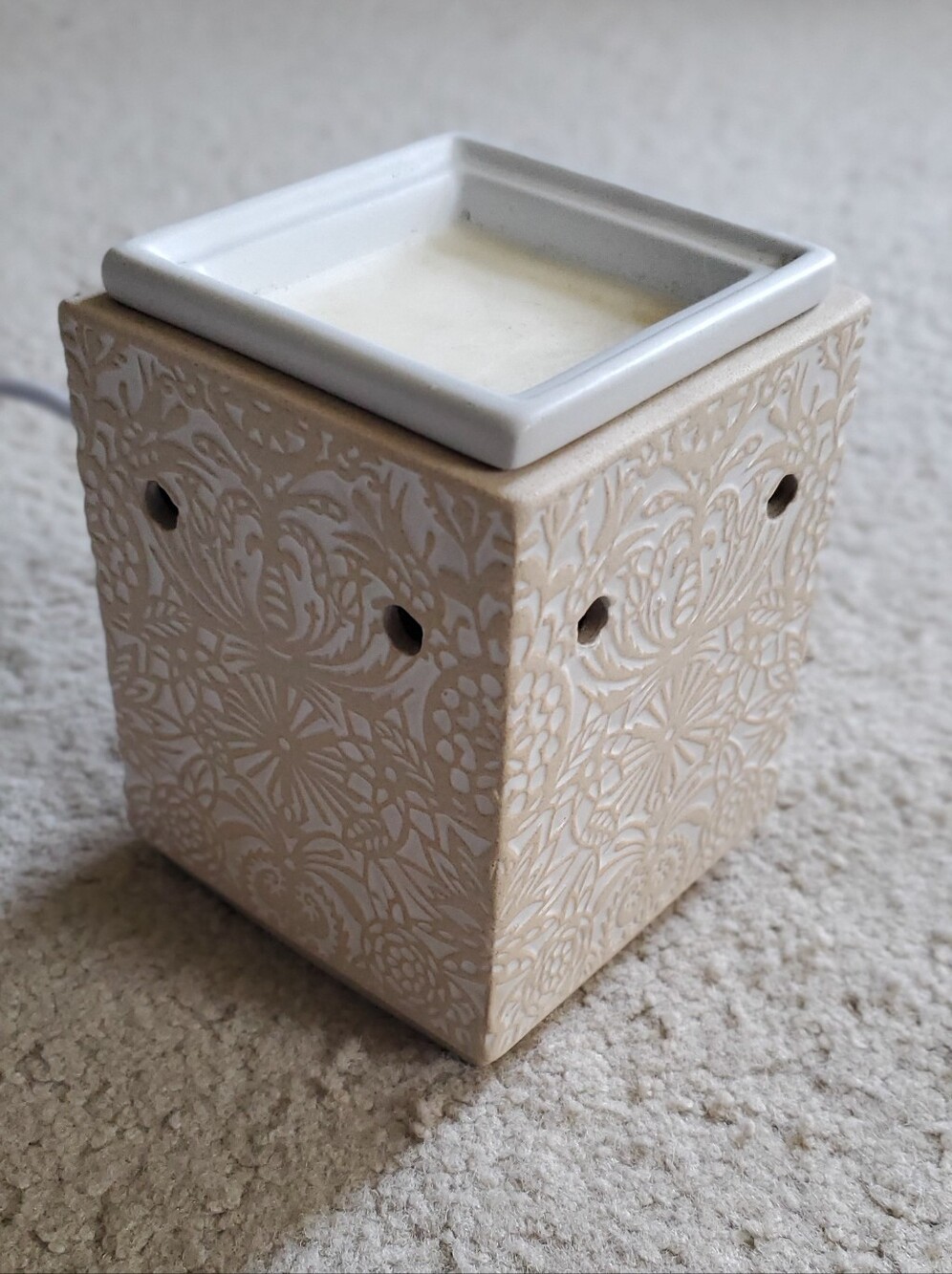 Ceramic Square Wax Warmer in Beige and White